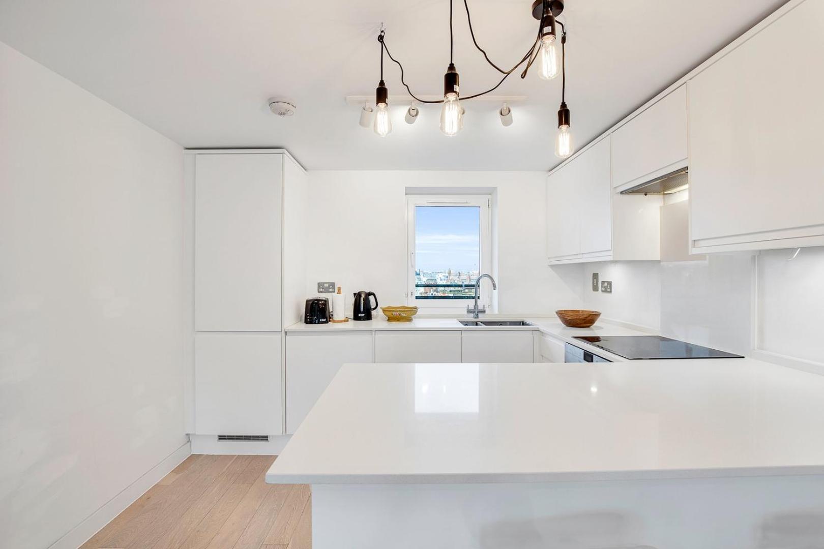 Bright And Spacious Belgravia Apartament